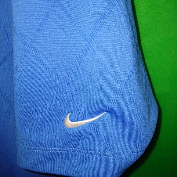 Nike size XL golf shirt. - Picture 2 of 3